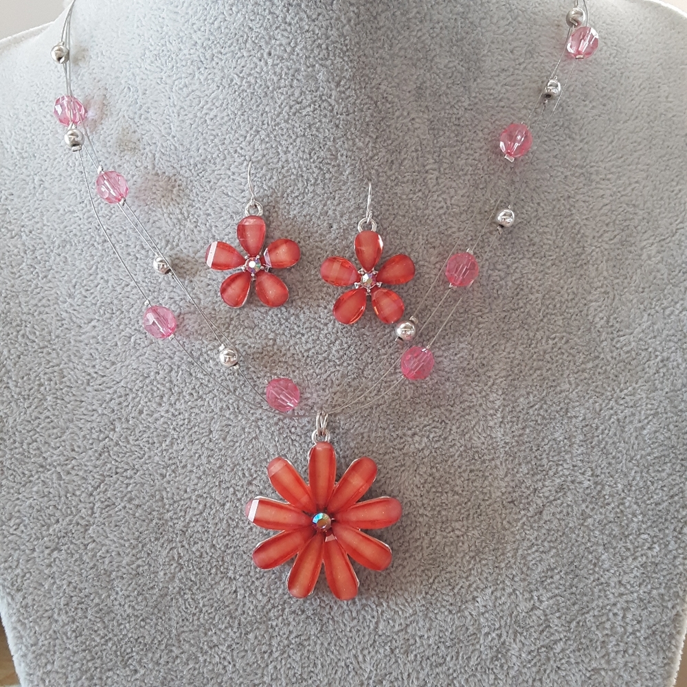 Coral colored glass necklace with earings